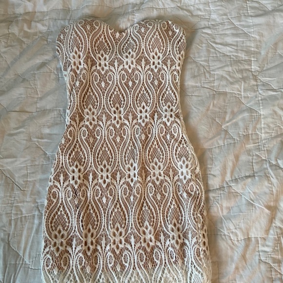 Beautiful padded MiniDress - Picture 4 of 6